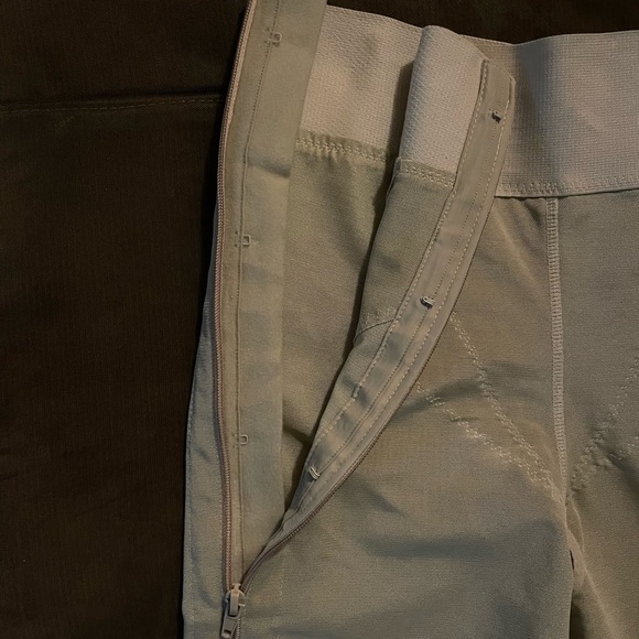 Clear Point Medical Grade Compression High Waist Shorts - Picture 3 of 5